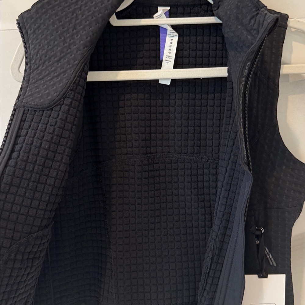 Lululemon Water-Repellent Fleece Hiking Vest! NWT - Picture 14 of 16